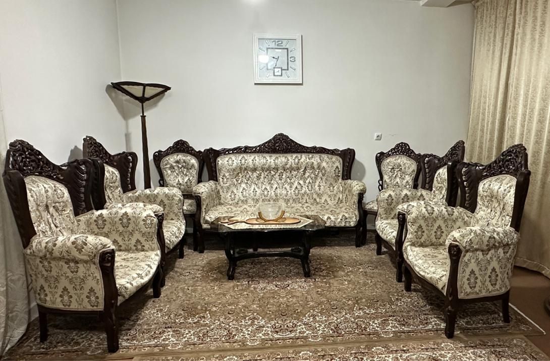مبلمان ۷ نفره بهمراه دو عدد میزبان(۹نفره)|مبلمان خانگی و میز عسلی|تهران, شهرک صدرا|دیوار