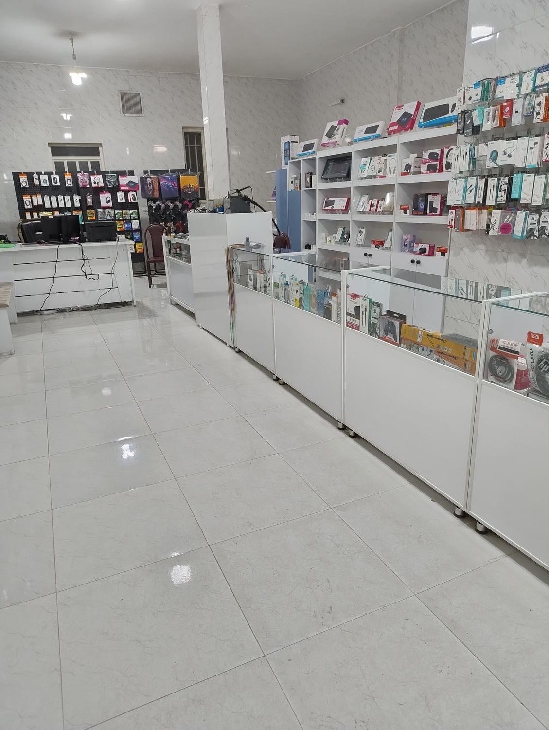 تعمیر دسته بازی . ایرپاد. هدفون . اسپیکر .کامپیوتر|خدمات رایانه‌ای و موبایل|کرمانشاه, |دیوار