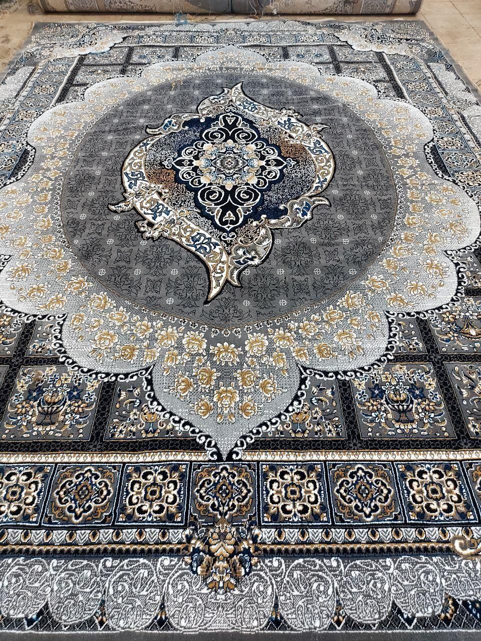 فرش نگین|فرش|اصفهان, عطار نیشابوری|دیوار