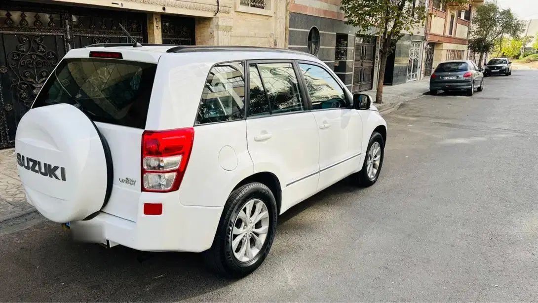 سوزوکی گرند ویتارا اتوماتیک 2400cc، مدل ۱۳۹۶|خودرو سواری و وانت|تهران, شهرک دریا|دیوار