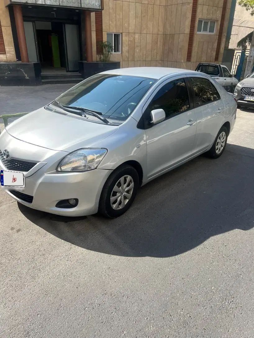 تویوتا یاریس صندوق دار 1300cc، مدل ۲۰۰۸|خودرو سواری و وانت|تهران, پاسداران|دیوار