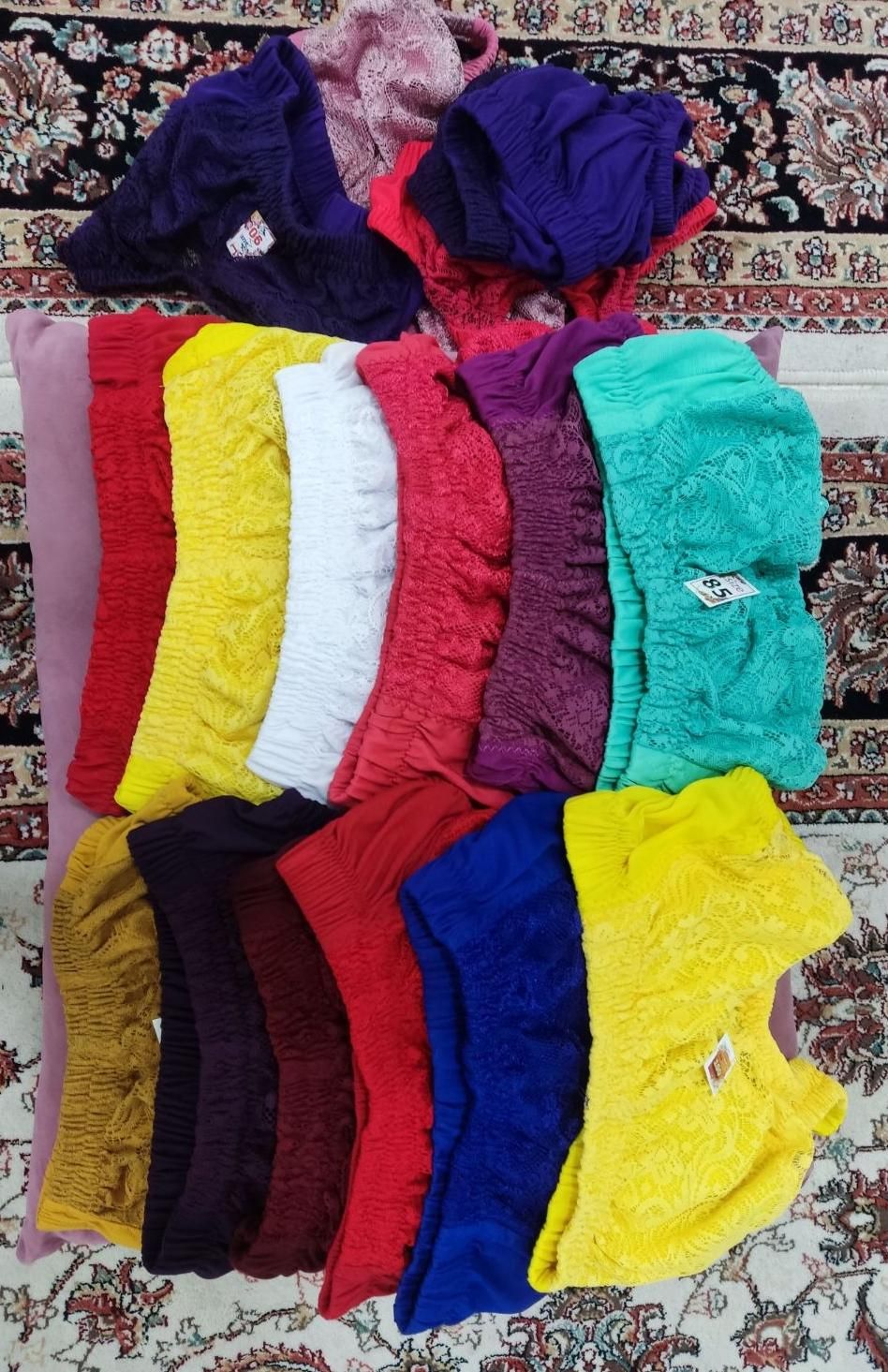 لباس زیر هندی|لباس|رباط‌کریم, رباط‌کریم|دیوار