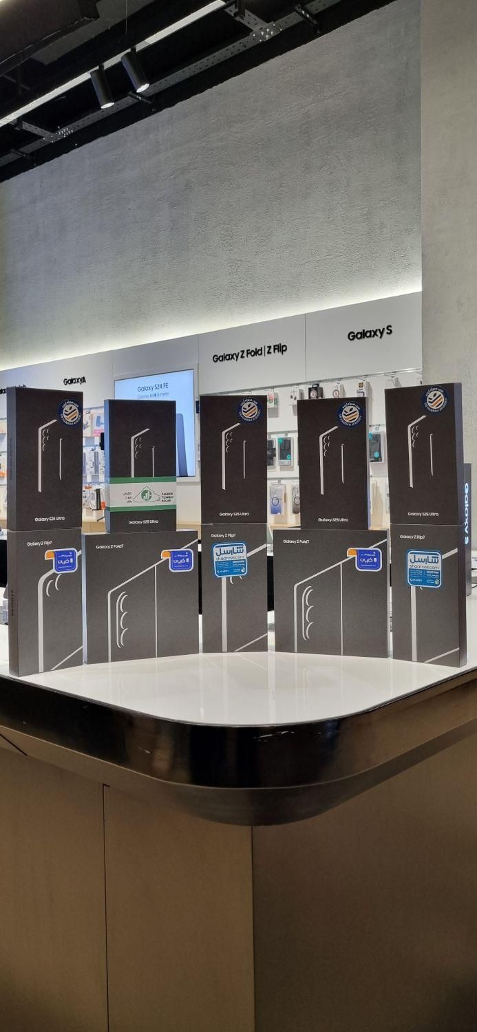 سامسونگ GALAXY Z FLIP 7 با گارانتی شرکتی|موبایل|تهران, زعفرانیه|دیوار