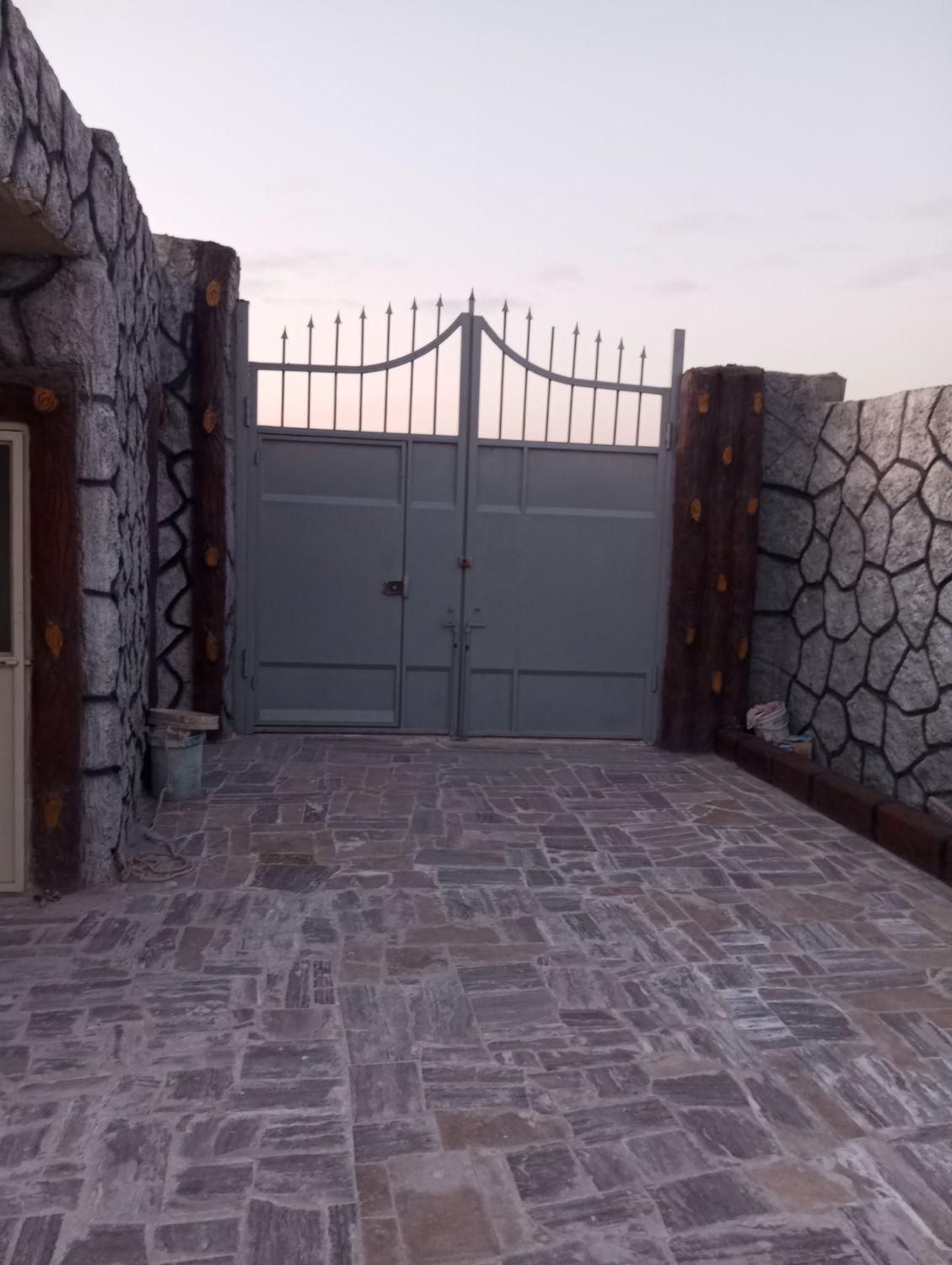 فروش باغچه ۲۰۰متری.شیک ونقلی|فروش زمین و ملک کلنگی|اصفهان, قلعه نو|دیوار