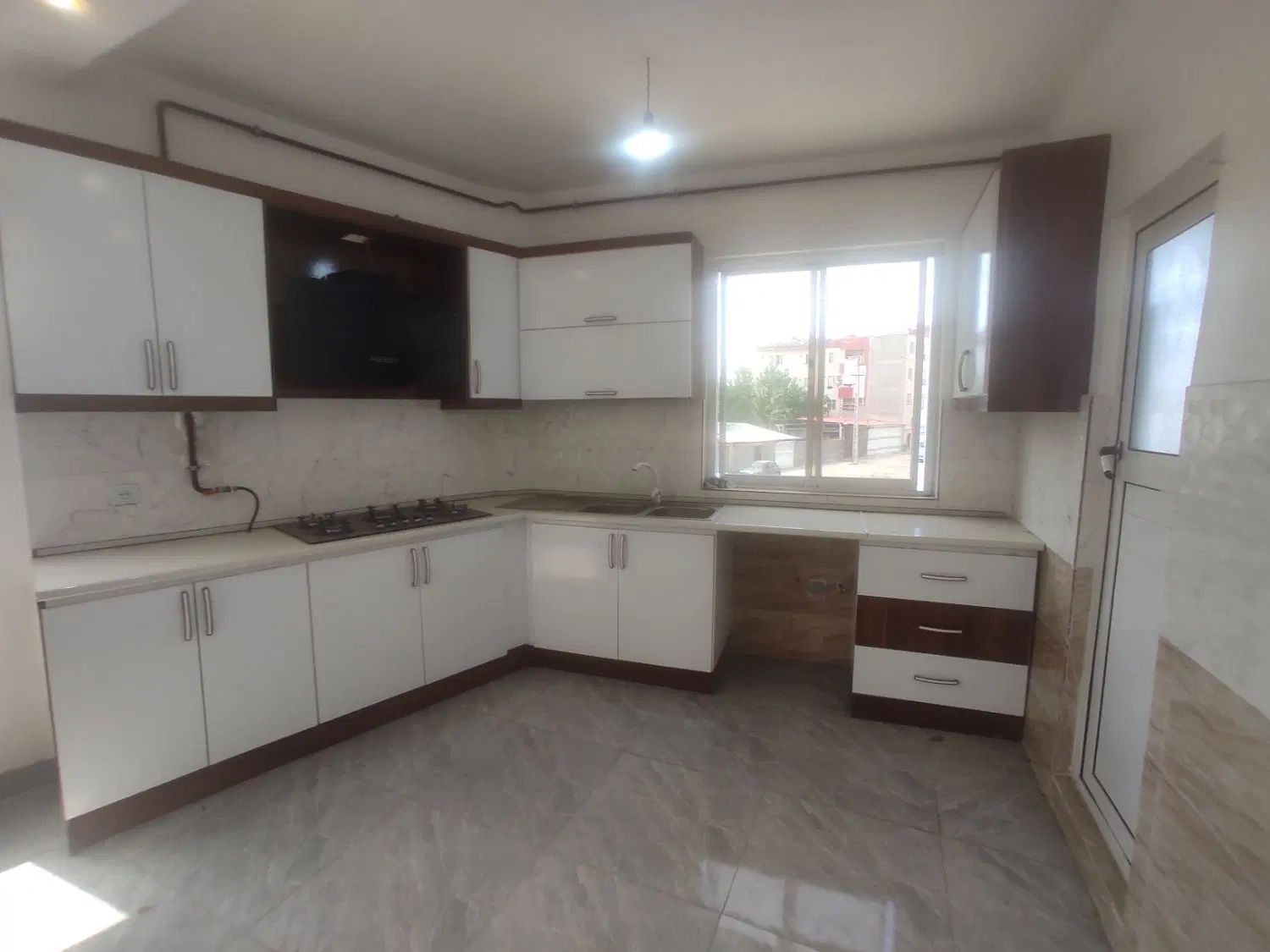 حمیدیان واحد ۷۰متری با پارکینگ اختصاصی طبقه اول|فروش آپارتمان|رشت, حمیدیان|دیوار