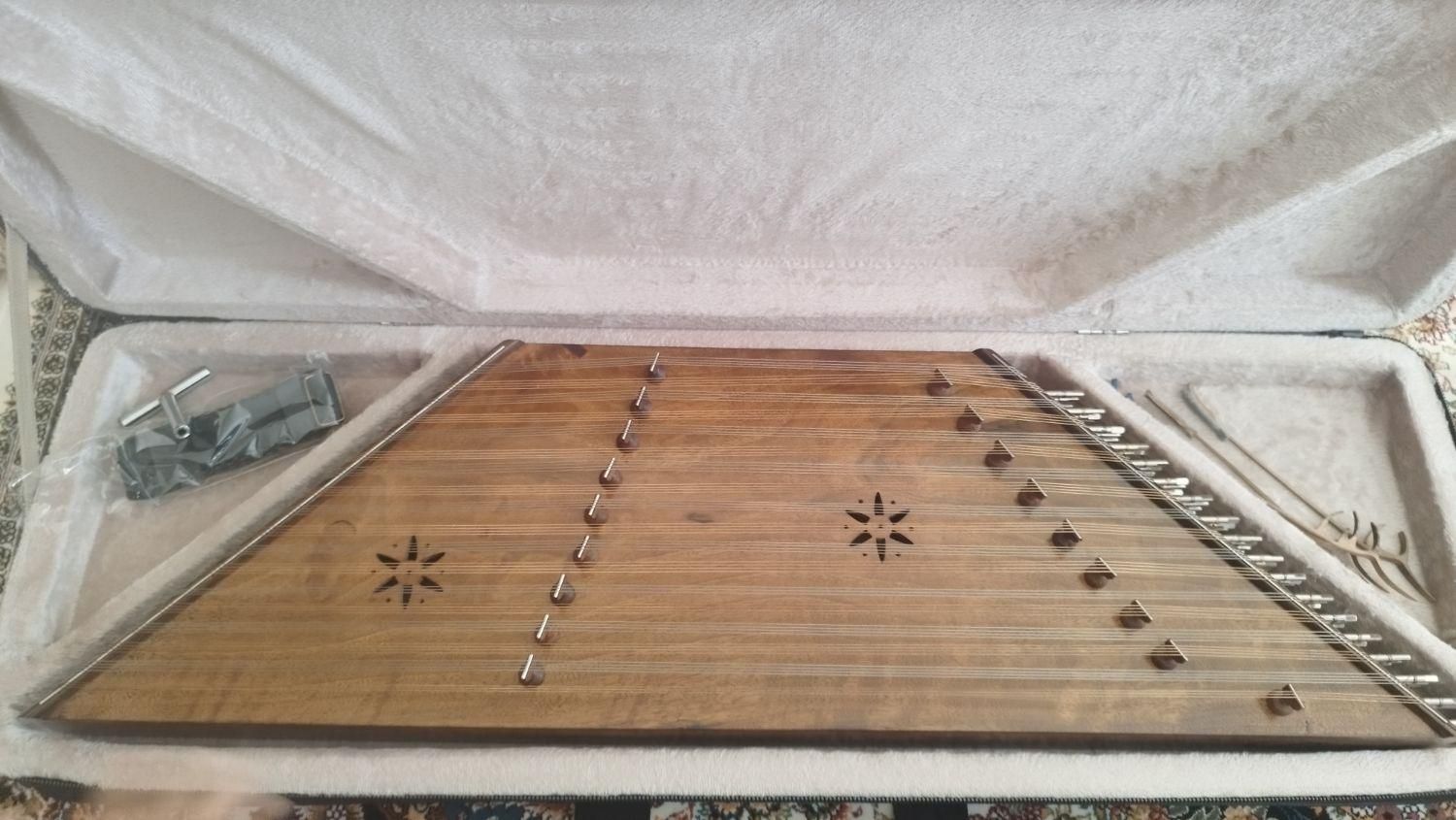 سنتور|سازهای سنتی|رودسر, |دیوار