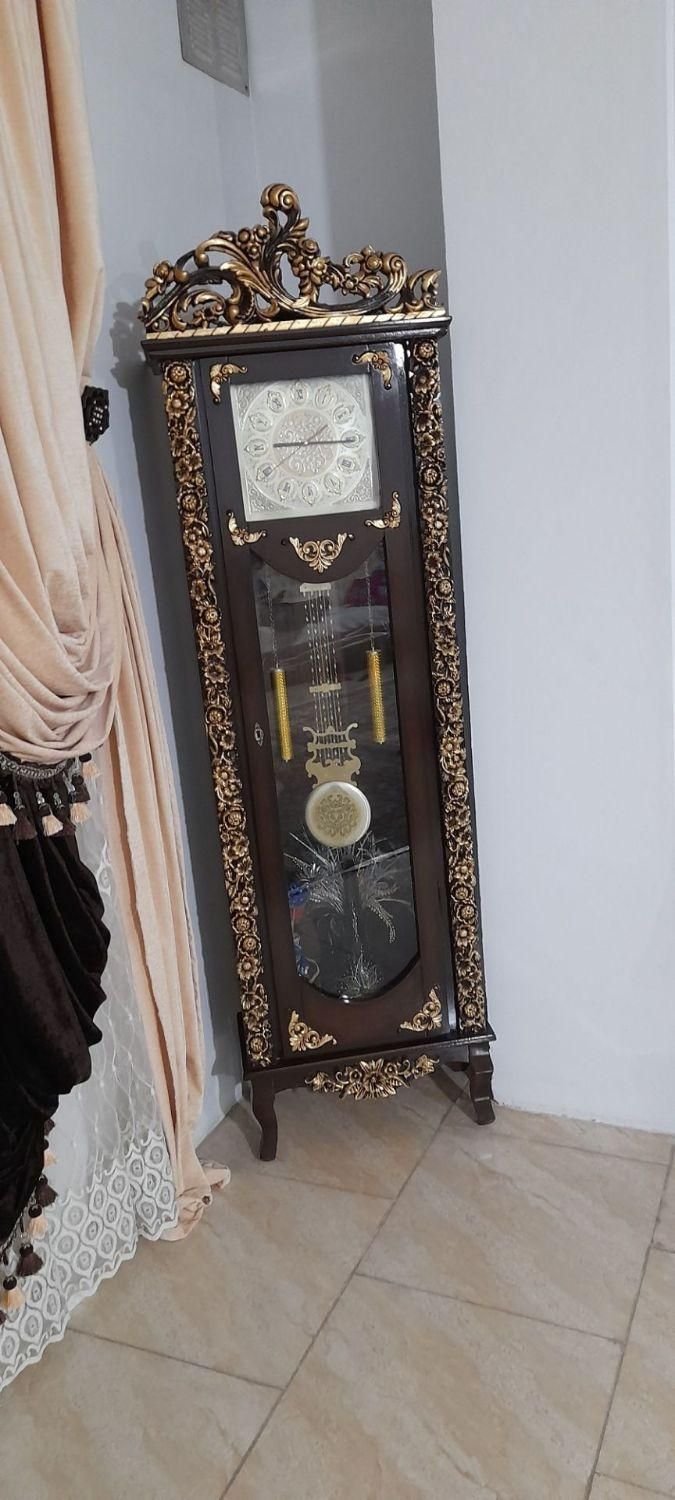 ساعت ایستاده|ساعت دیواری و تزئینی|قدس, شهر‌قدس|دیوار