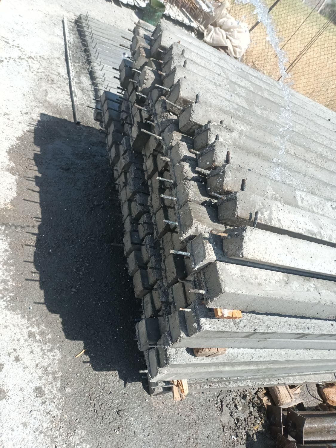 تیرچه و پایه فنس بتونی|مصالح و تجهیزات ساختمان|دورود, |دیوار