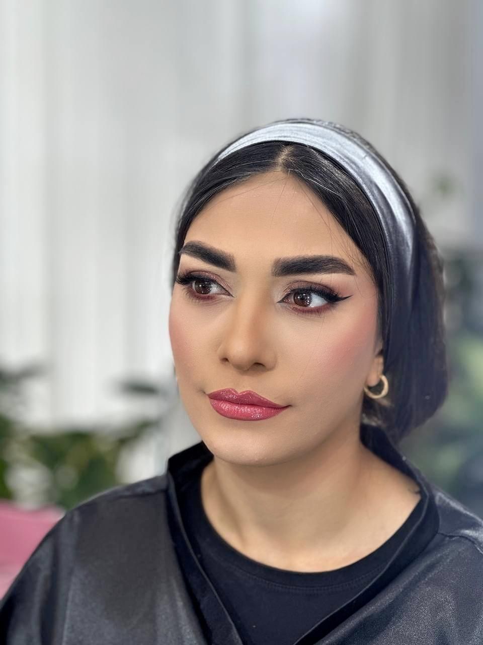 آموزش و خدمات میکاپ با تخفیف ویژه|خدمات آرایشگری و زیبایی|رشت, حمیدیان|دیوار