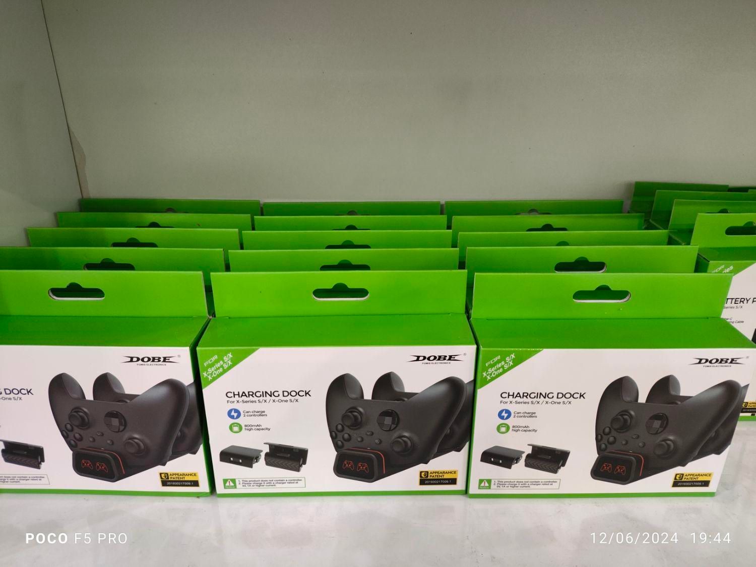 باتری و شارژر دسته ایکس باکس Xbox Series|کنسول، بازی ویدئویی و آنلاین|شیراز, یخ سازی|دیوار