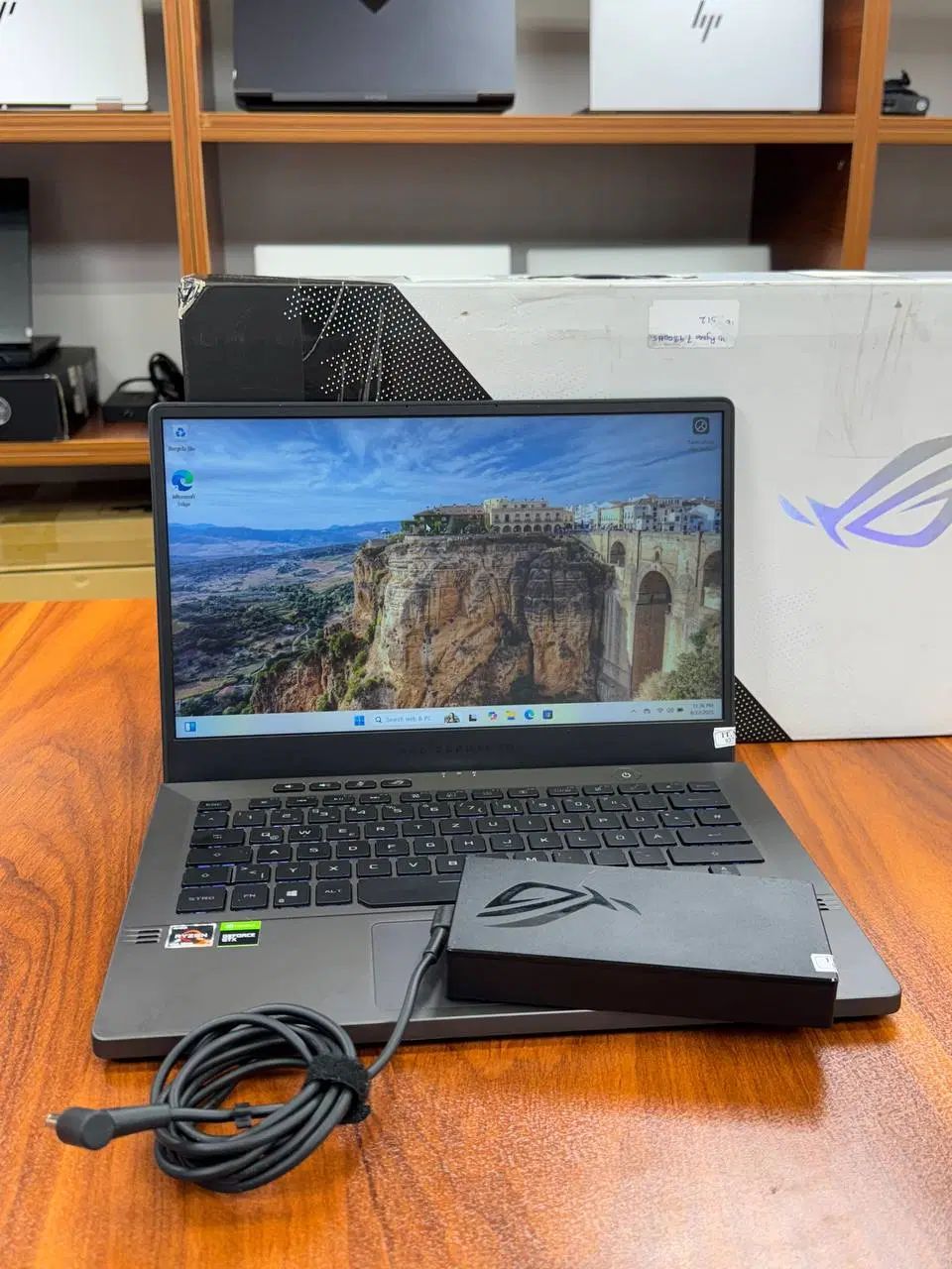 مدل پرطرفدار سبک و گرفیکدار Asus Zephyrus 14 اینچ|رایانه همراه|تهران, فلسطین (میدان انقلاب)|دیوار
