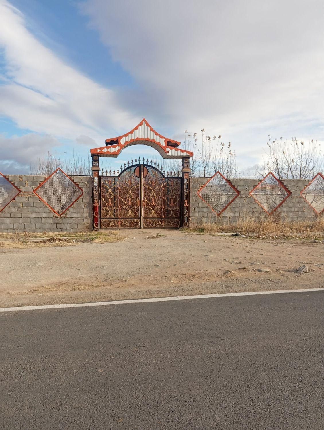 درب های لوکس ونرده و والپست و سایه بان معلق|مصالح و تجهیزات ساختمان|اهر, |دیوار