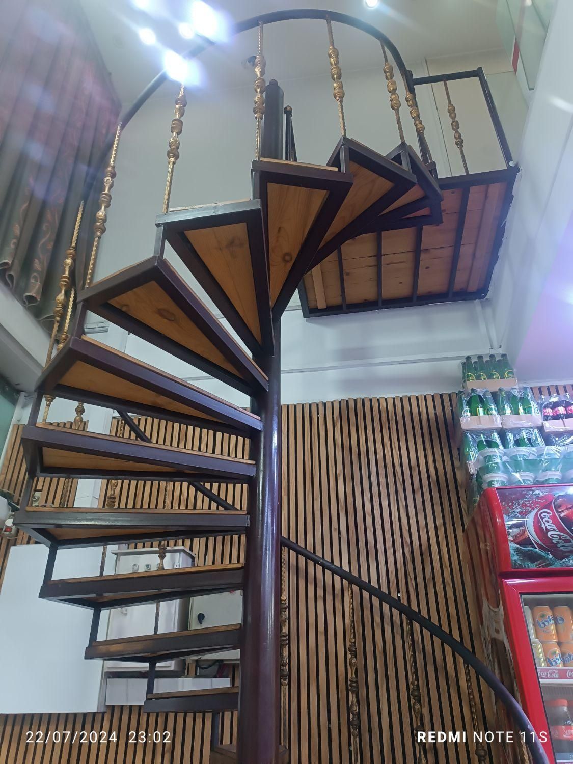 جوشکاری سیار ساخت انواع پله و سایبان سر در حیاط|خدمات پیشه و مهارت|بندرعباس, |دیوار