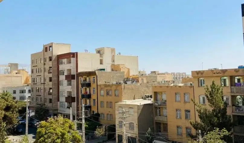 3خواب 2بالکن 8واحدی/شمالی نما/در حال نقاشی/اشتراکی|اجارهٔ آپارتمان|کرج, باغستان|دیوار