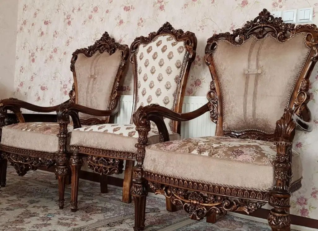 مبل سلطنتی ۸ نفره خاطره(زیر قیمت)|مبلمان خانگی و میز عسلی|اصفهان, ابر|دیوار