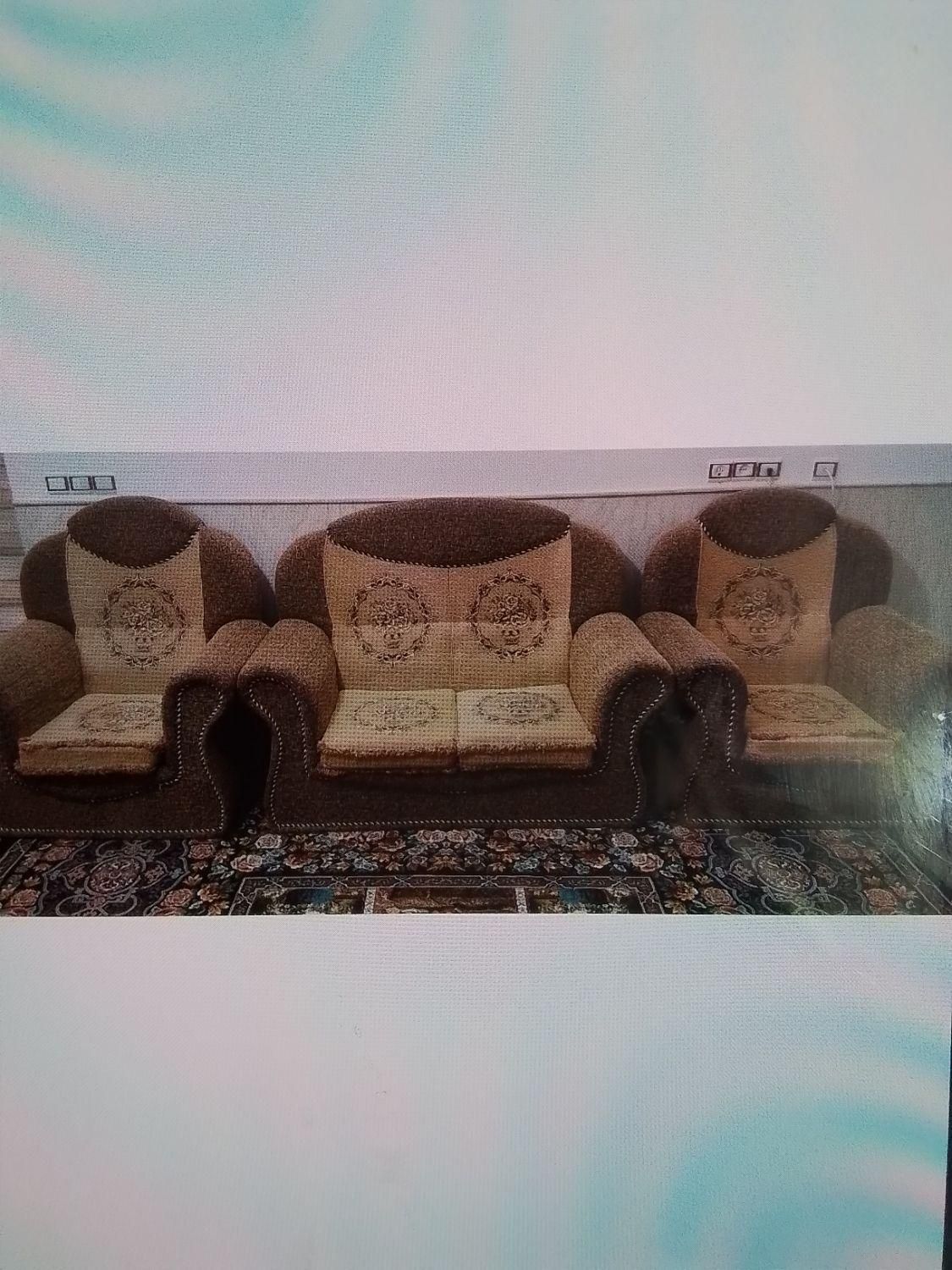مبل ۷نفره مخملی|مبلمان خانگی و میز عسلی|اردکان, |دیوار
