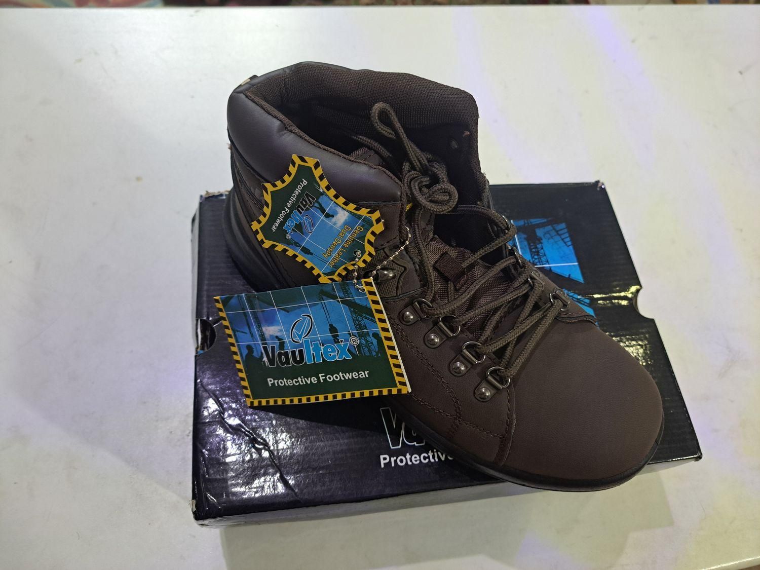 کفش ایمنی و کوهنوردی وُلتکس خارجی|کیف، کفش، کمربند|شیراز, فرهنگ شهر|دیوار