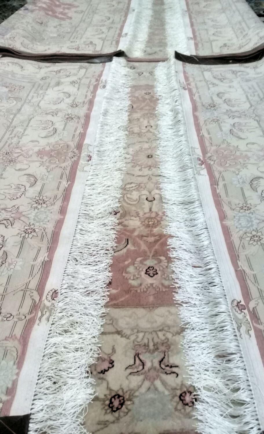 رفو و تعمیرات انواع فرش به صورت تخصصی|خدمات پیشه و مهارت|رشت, بازار|دیوار