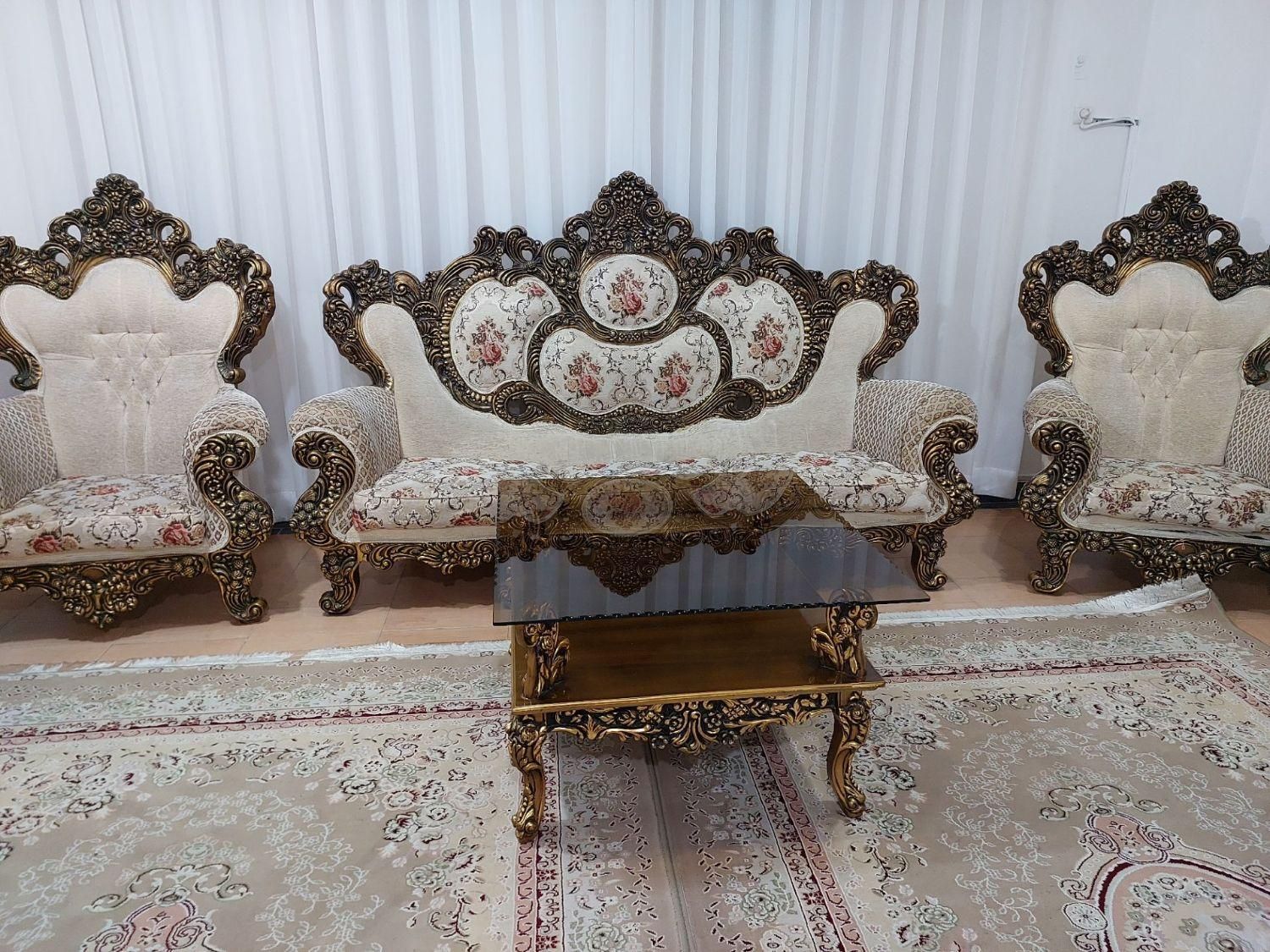 مبل سلطنتی نه نفره|مبلمان خانگی و میز عسلی|رشت, استقامت ۱|دیوار