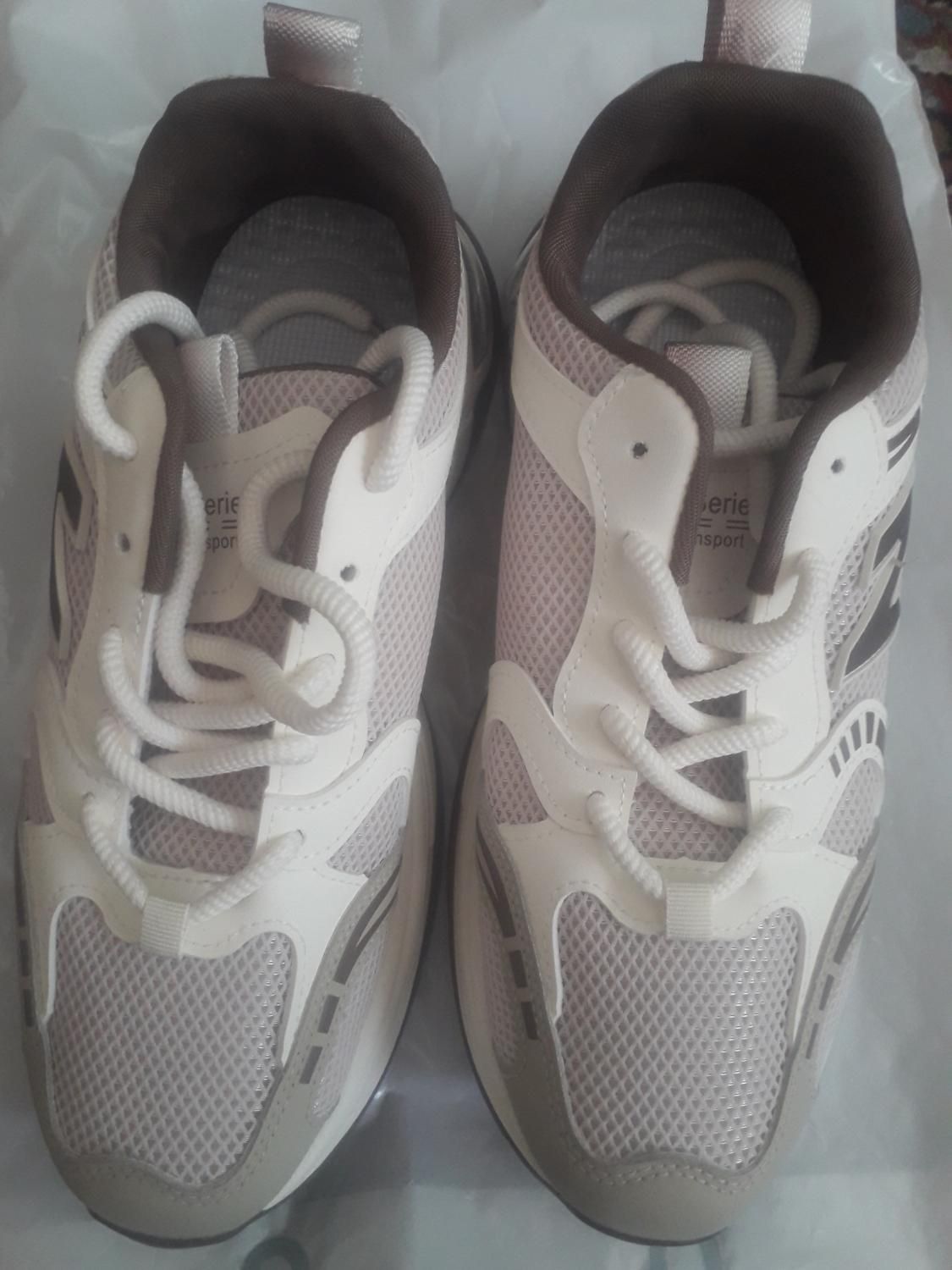 کفش اسپرت|کیف، کفش، کمربند|جهرم, |دیوار