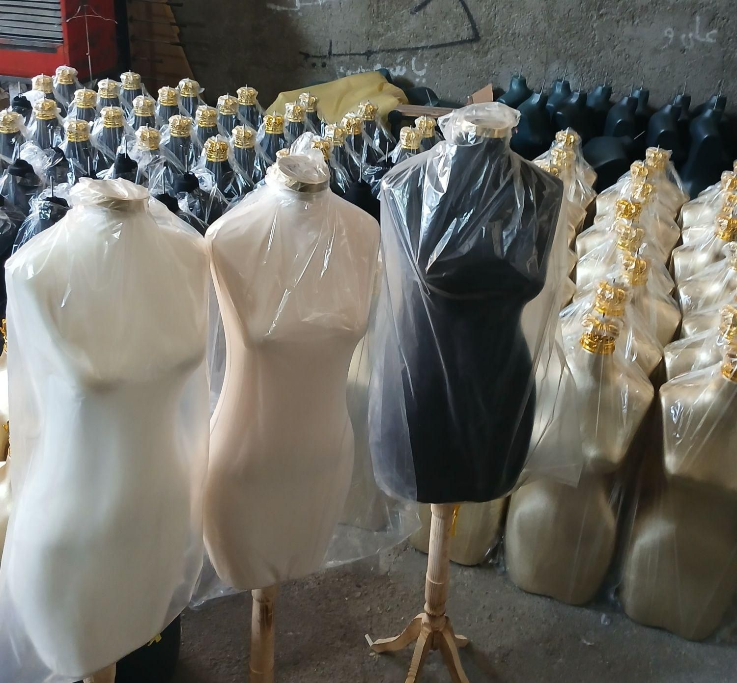 تولیدی مانکن نیم تنه زنانه لباس مجلسی و مانتویی|فروشگاه و مغازه|کهریزک, |دیوار