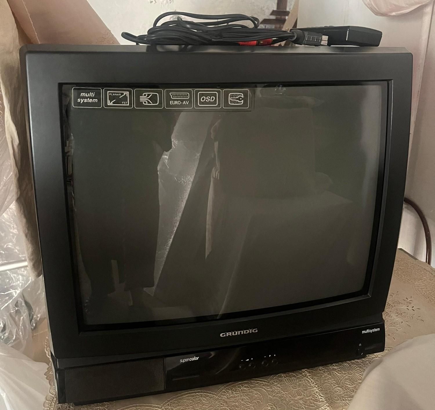 تلویزیون رنگی پارس گروندیک|تلویزیون و پروژکتور|بندر انزلی, معلم|دیوار