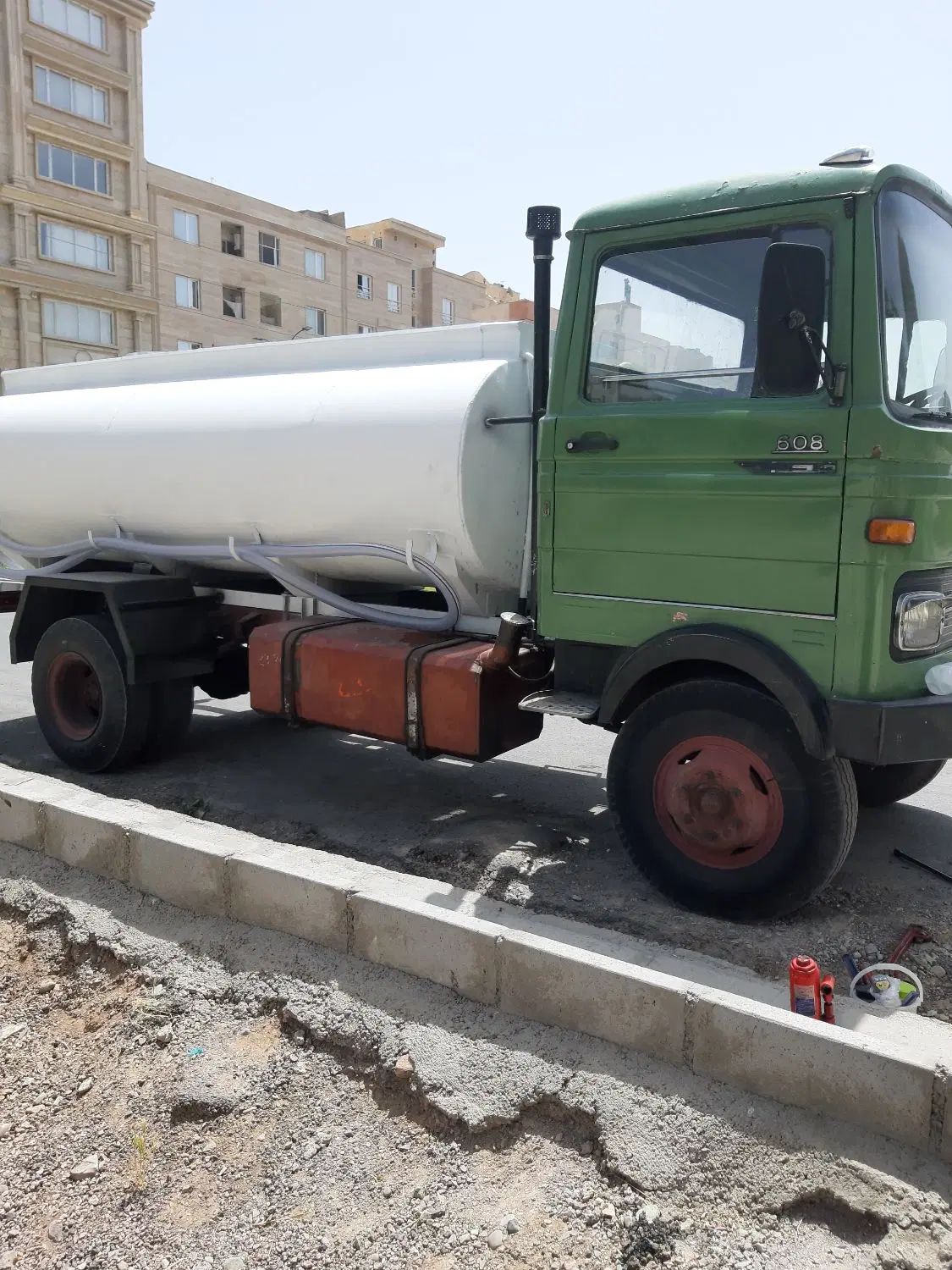 آبرسانی خاور ۶۰۰۰لیتری و نیسان ۲۰۰۰لیتری|خدمات حمل و نقل|رباط‌کریم, رباط‌کریم|دیوار