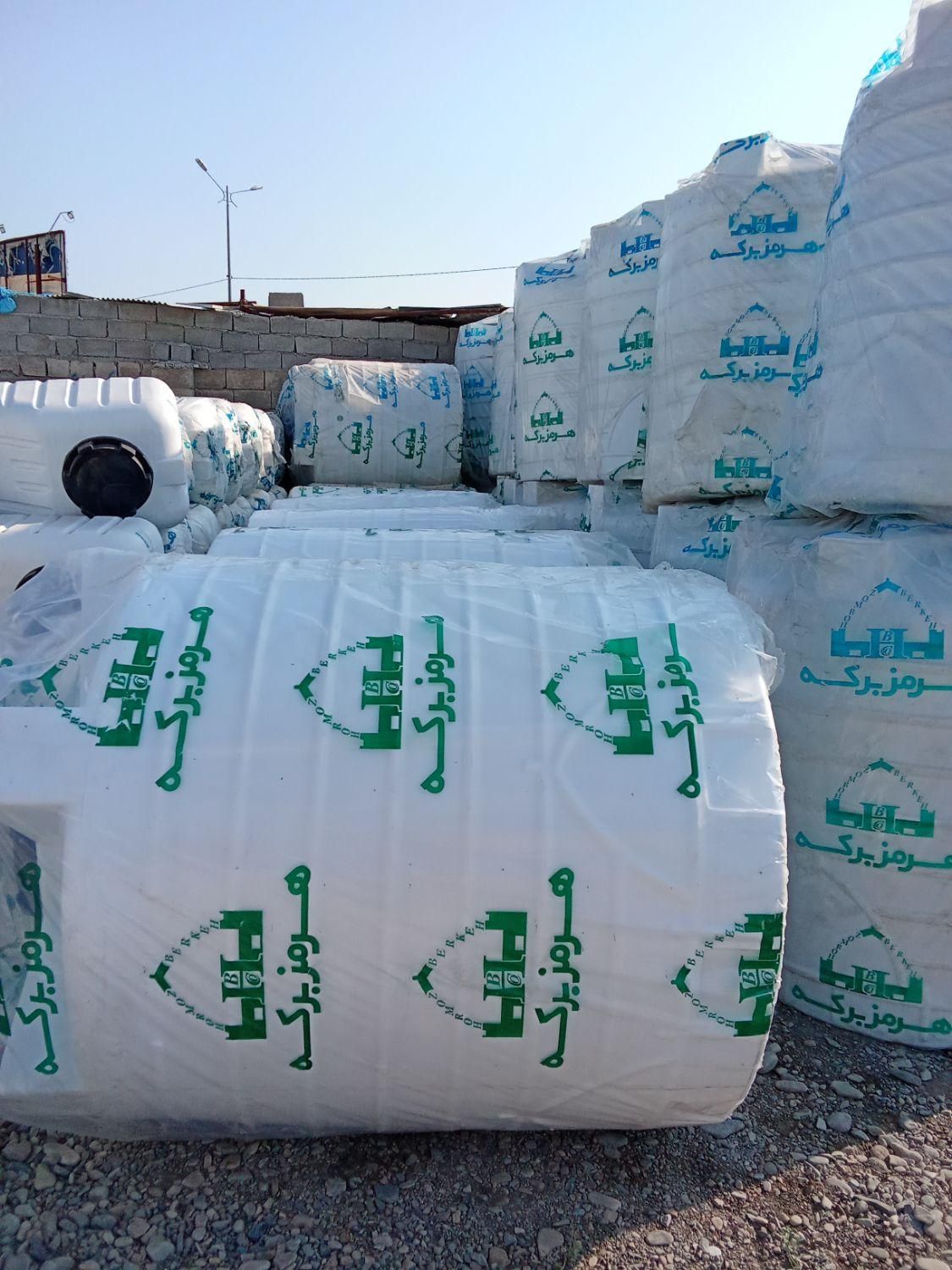 منبع آب تانکر آب پلاستیکی|مصالح و تجهیزات ساختمان|رباطکریم, |دیوار