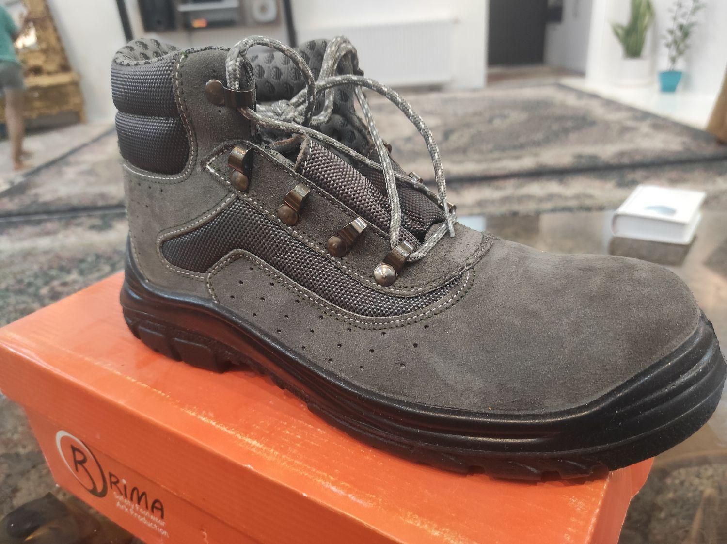 کفش ایمنی|کیف، کفش، کمربند|بیرجند, |دیوار