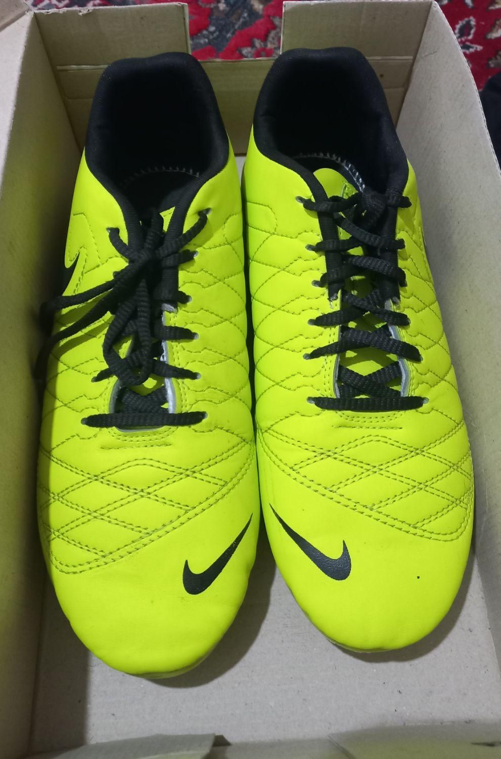 کفش ورزشی فوتبال|تجهیزات ورزشی|برازجان, |دیوار