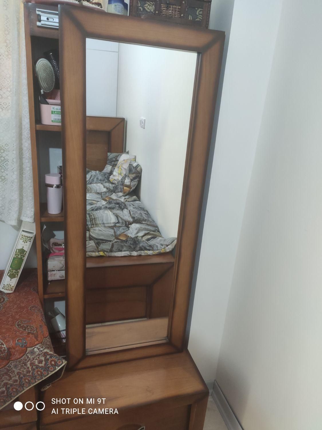 تخت و میز آینه تمام چوب|تخت و سرویس خواب|اصفهان, عقیق|دیوار