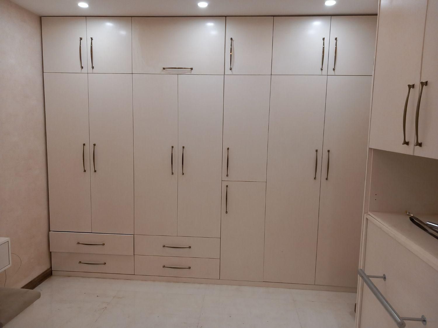 درب کابینت کمددیواری تخت کمجا نصب تعمیر ساخت|خدمات پیشه و مهارت|اندیشه, اندیشه فاز ۱|دیوار