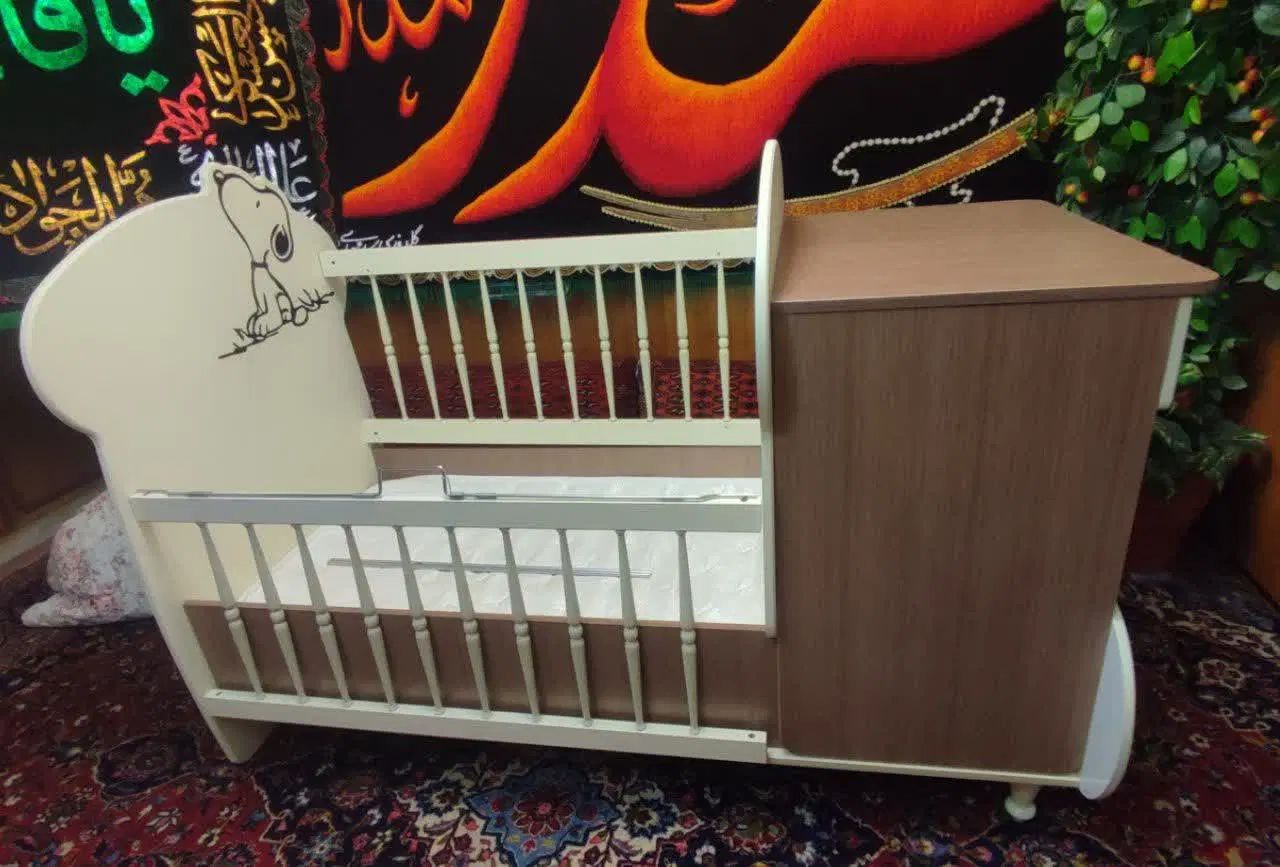 تخت کودک نوجوان|تخت و صندلی بچه|اصفهان, لیمجیر|دیوار