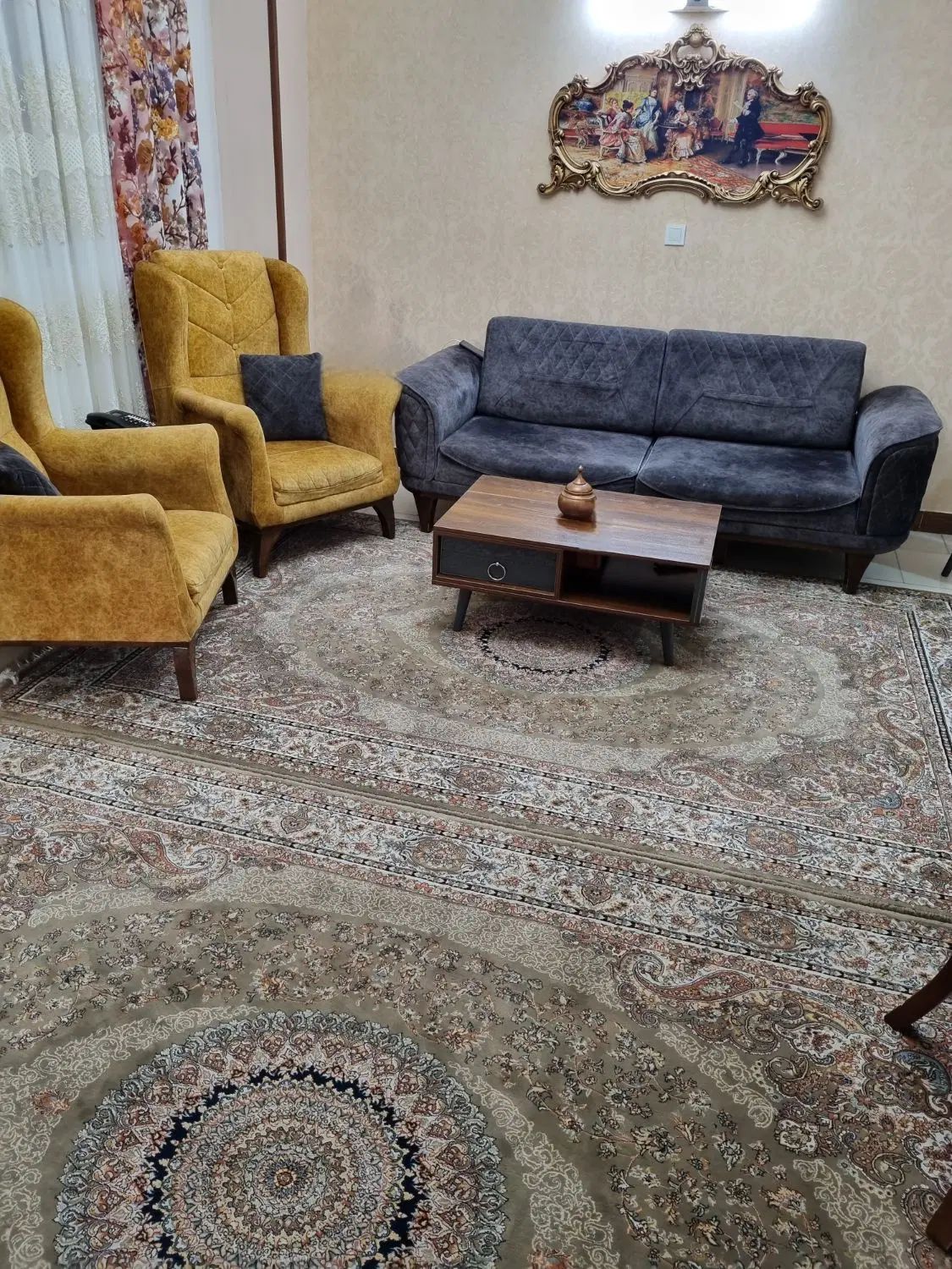 مبل ۵ نفره همراه میز غذا خوری ۴ نفره|مبلمان خانگی و میز عسلی|تهران, شهران شمالی|دیوار