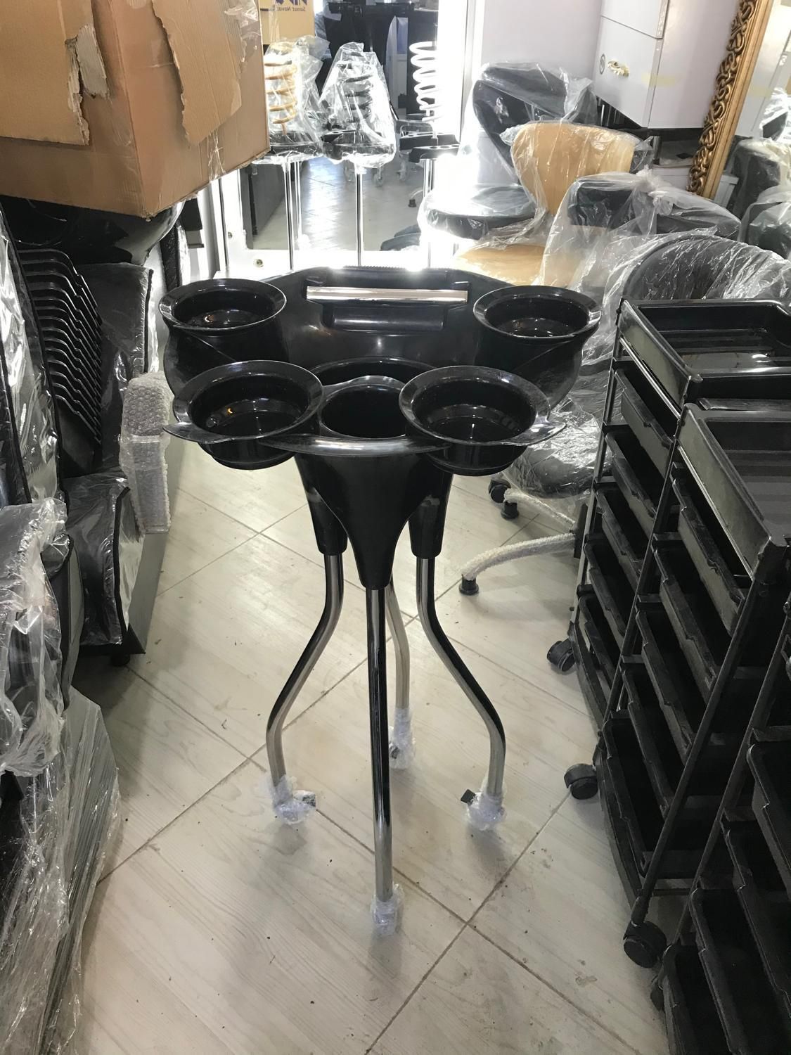 پایه رنگ حرفه ای|آرایشگاه و سالن‌های زیبایی|نیشابور, هفده شهریور|دیوار