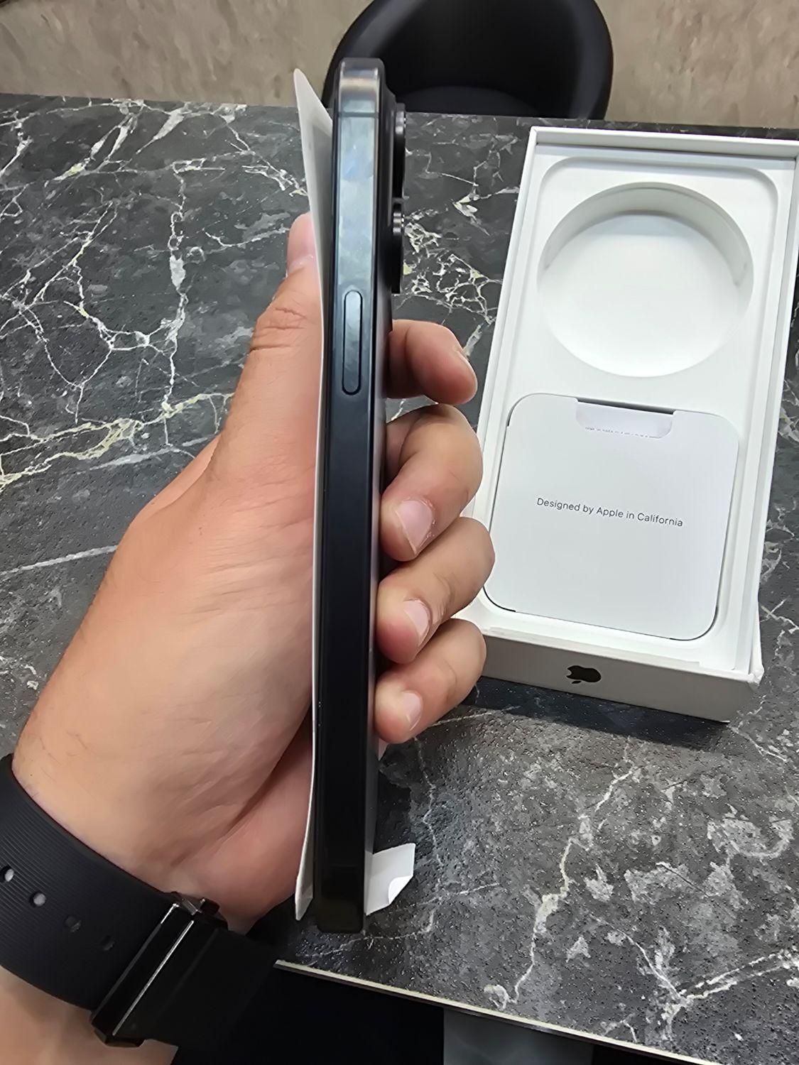 اپل iPhone 15 Pro Max با حافظهٔ ۲۵۶ گیگابایت مشکی|موبایل|اصفهان, جلفا|دیوار