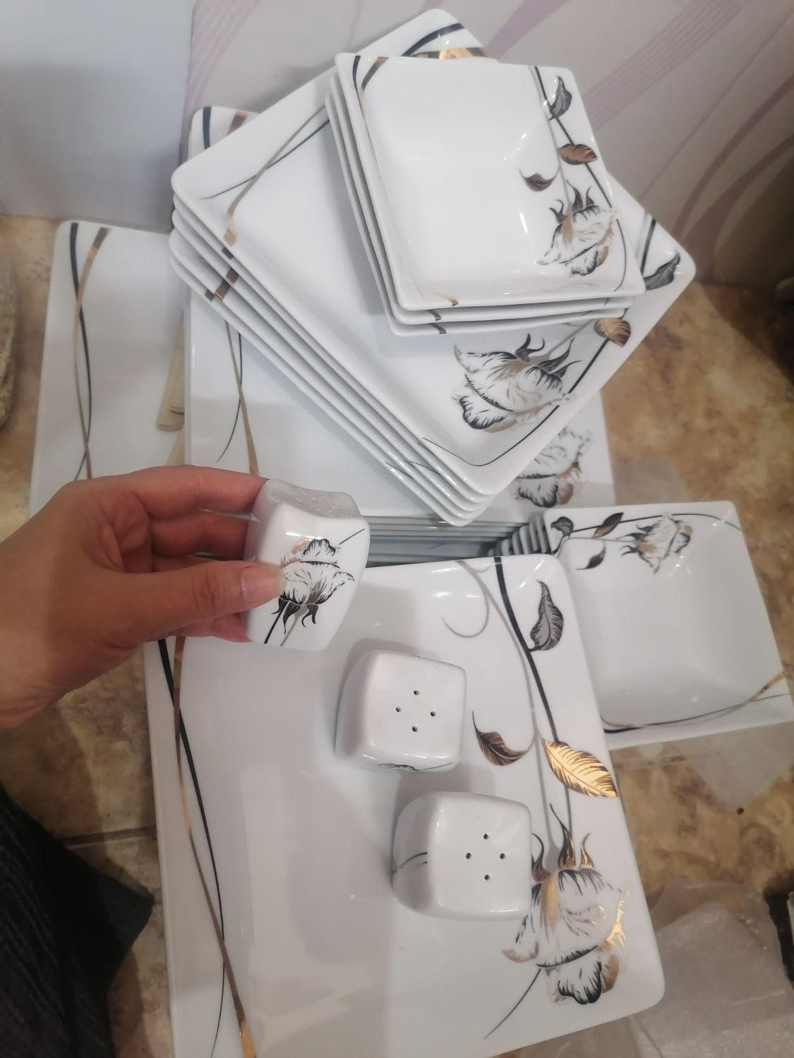 سرویس چینی|ظروف سرو و پذیرایی|قم, باغ شریفی|دیوار