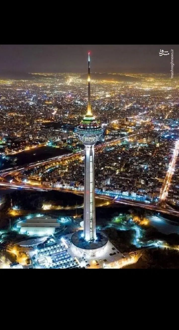 راهنمایی مسافران|فعالیت داوطلبانه|تهران, میدان ولیعصر|دیوار