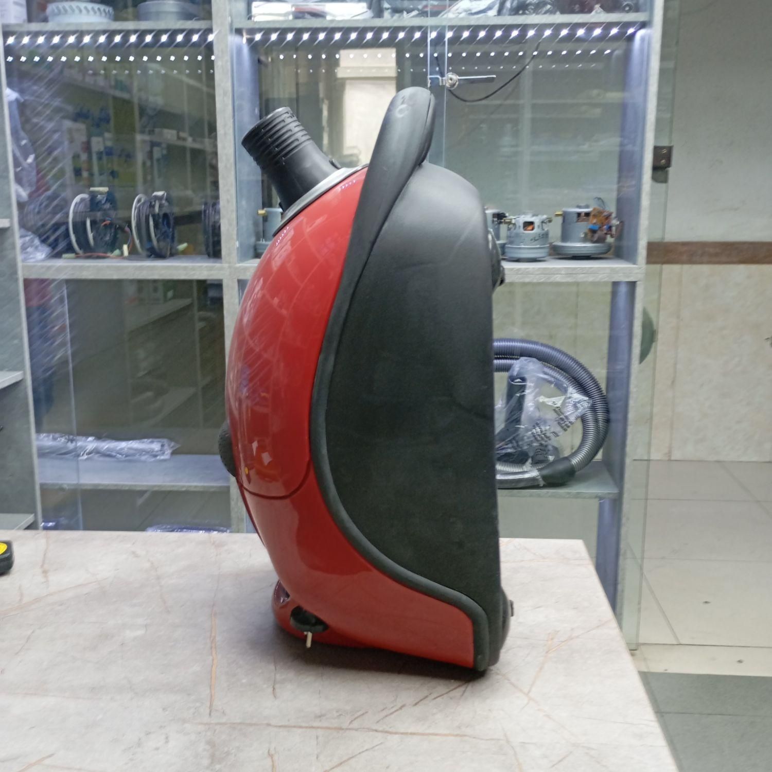 جاروبرقی بوش ارگومکس موتور اصل آلمان با رنگ‌بندی|جاروبرقی، جارو شارژی، بخارشو|تهران, شیخ هادی|دیوار