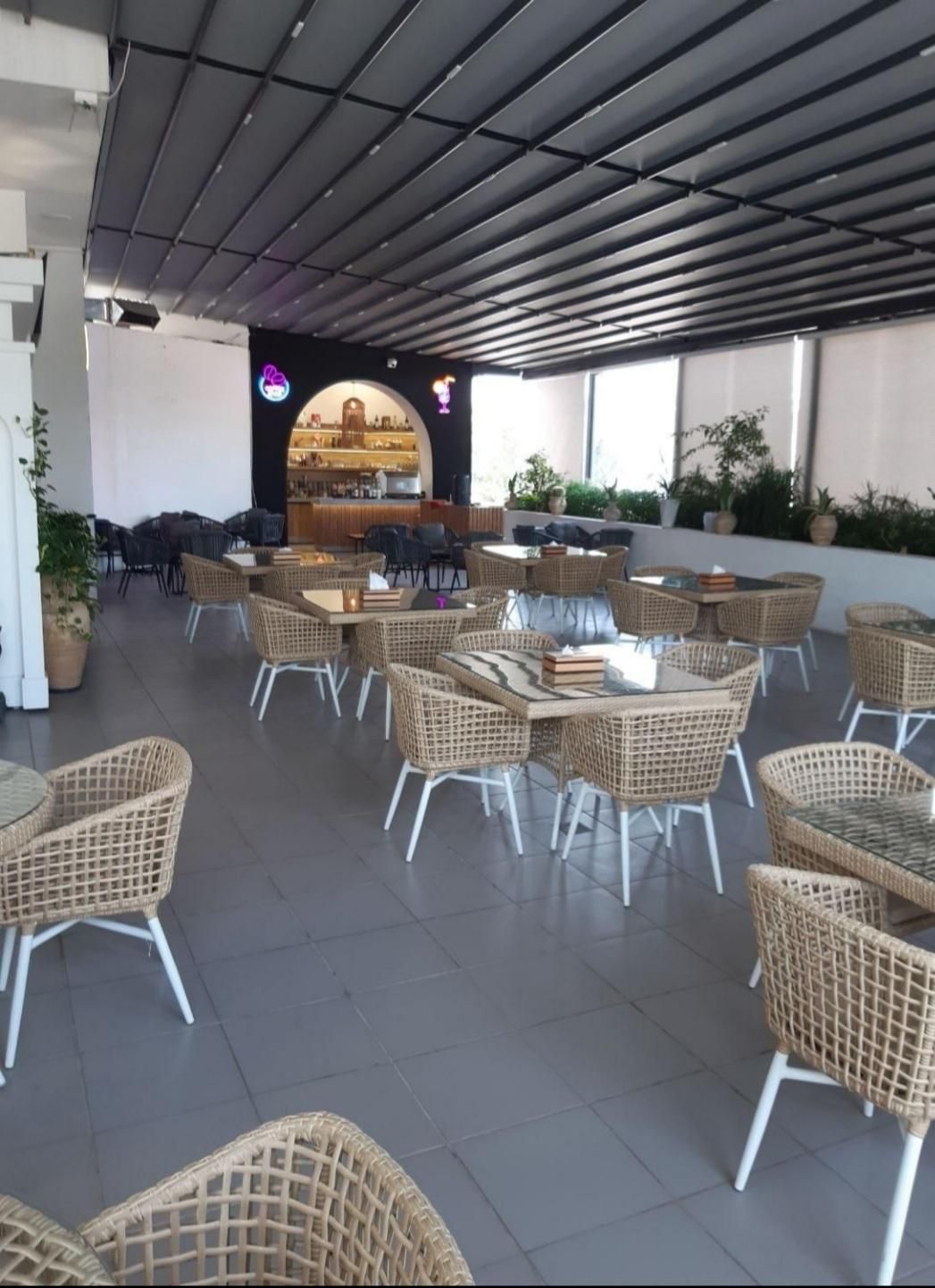 کافه رستوران ریوار|استخدام خدمات فروشگاه و رستوران|قزوین, |دیوار