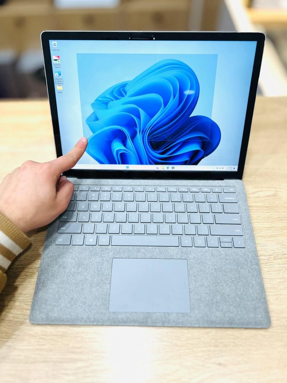 لپ تاپ سرفیس لپ تاپ ۳ نقره ای/surface|رایانه همراه|گرگان, |دیوار
