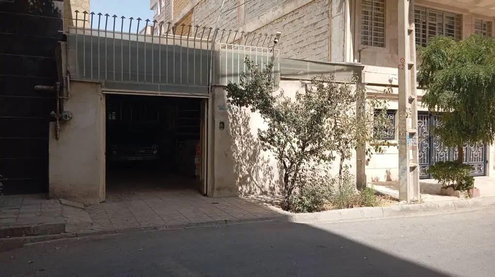 اجاره  انبار۲۰۰ متری در کوی کارمندان جنوبی|اجارهٔ مغازه و غرفه|کرج, کوی کارمندان جنوبی|دیوار
