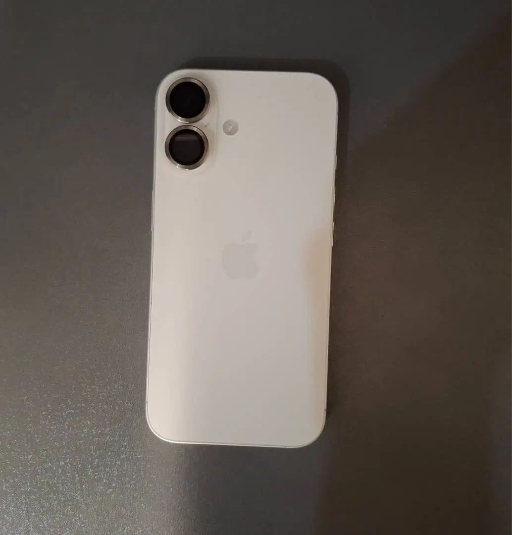 iPhone 16 128 بدون خط و خش ۱۲ ماه گارانتی|موبایل|کرج, گلشهر|دیوار