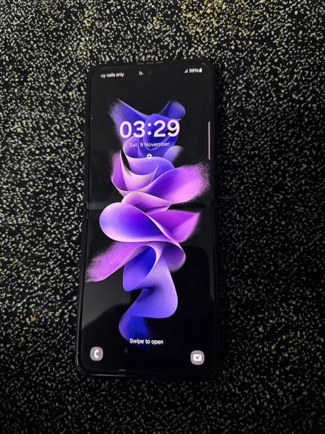 سامسونگ Galaxy Z Flip3 5G با حافظهٔ ۲۵۶ گیگابایت|موبایل|مشهد, هفت تیر (آب و برق)|دیوار