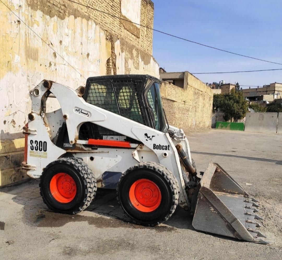 خاکبرداری حمل نخاله با مینی لودربابکت توماس خاور|خدمات حمل و نقل|مشهد, قائم|دیوار