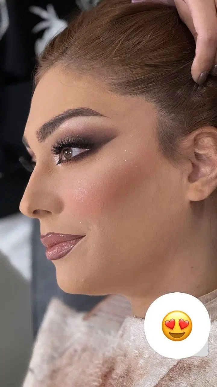 **گریم میکاپ و شنیون فوق تخصصی عروس و همراه|خدمات آرایشگری و زیبایی|فردیس, فردیس|دیوار
