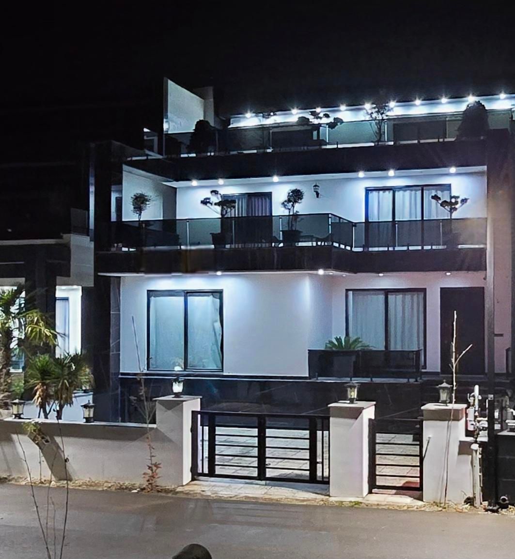 +مدرن چهار خواب تریبلکس استخر جکوزی بیلیارد|اجارهٔ کوتاه‌مدت ویلا و باغ|سلمان‌شهر, |دیوار