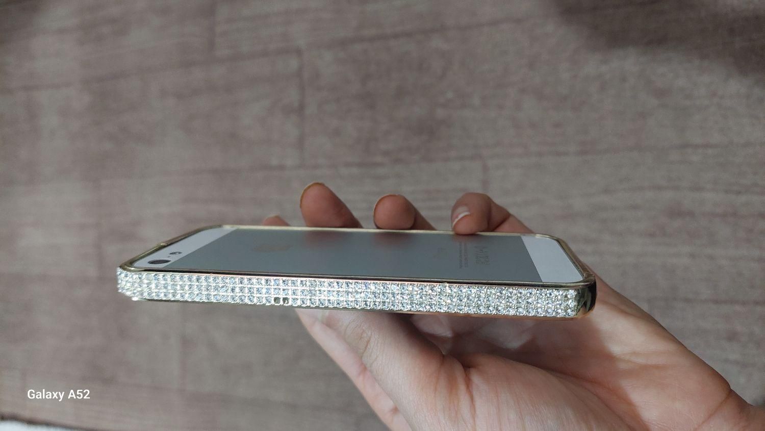 اپل iPhone 5 با حافظهٔ ۱۶ گیگابایت|موبایل|اسلام‌شهر, |دیوار