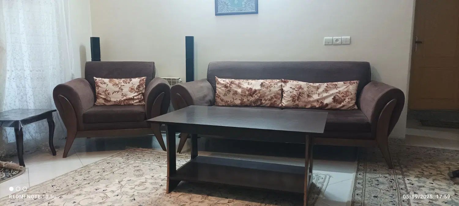 مبل راحتی ومیز نهار خوری 8نفره ومیز تلویزیون|مبلمان خانگی و میز عسلی|اصفهان, سپاهان‌شهر|دیوار
