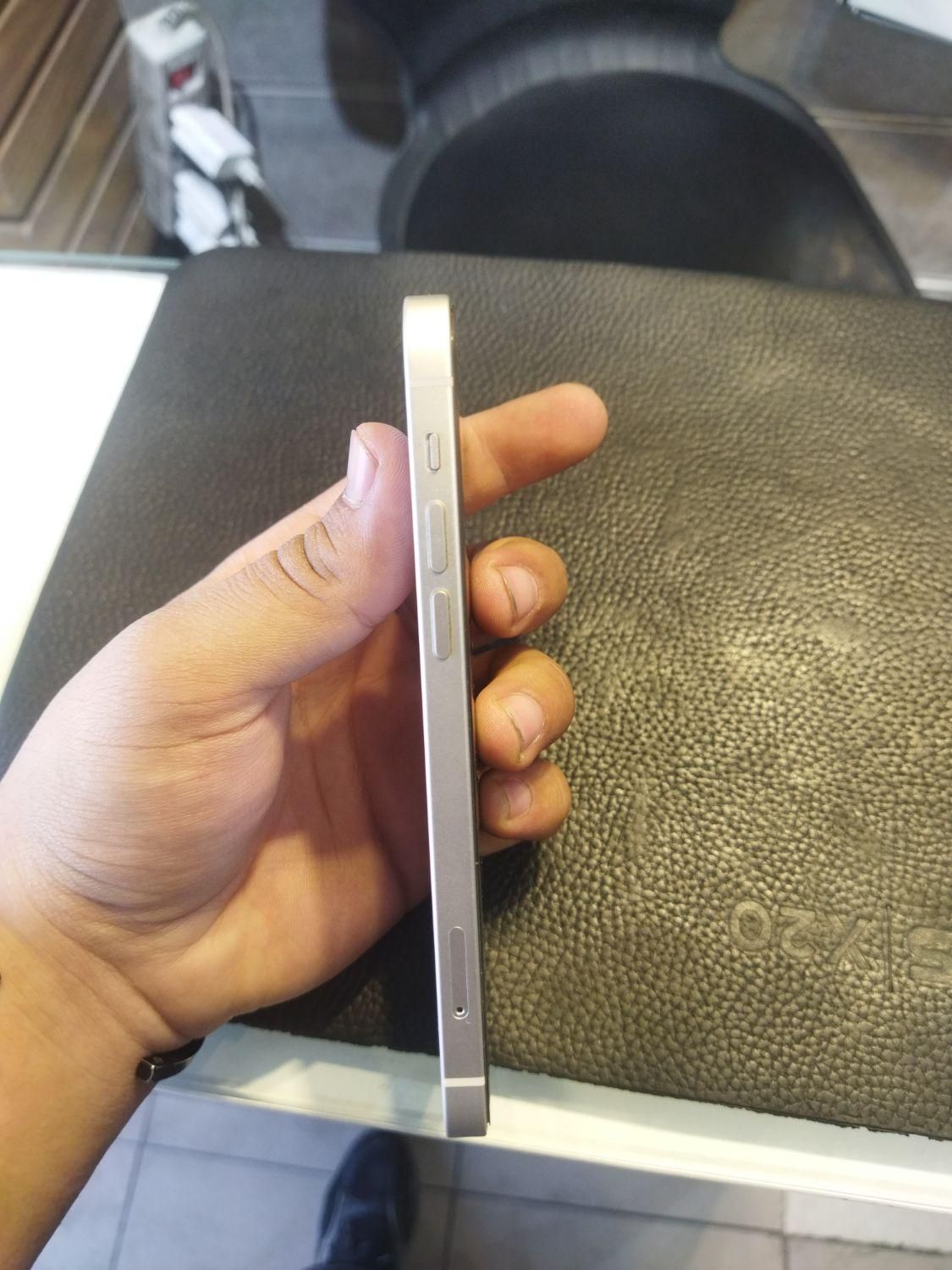 اپل iPhone 12 با حافظهٔ ۱۲۸ گیگابایت|موبایل|اصفهان, پروین|دیوار